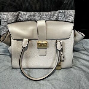 MICHAEL KORS COLLECTION
Campbell Medium Pebbled Leather Satchel